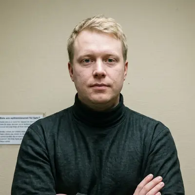 Dr. Erik Lindgren